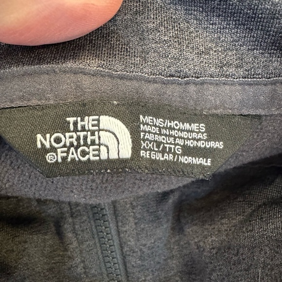 The North Face Men's Extended Size High Collar Quarter Zip with Pocket / XXL - Picture 3 of 10